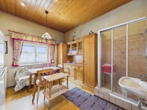 Küche + Badezimmer Erdgeschoss