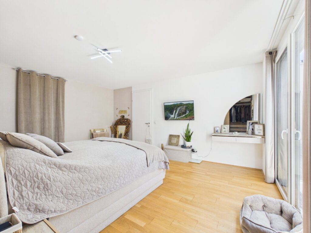 Master-Bedroom