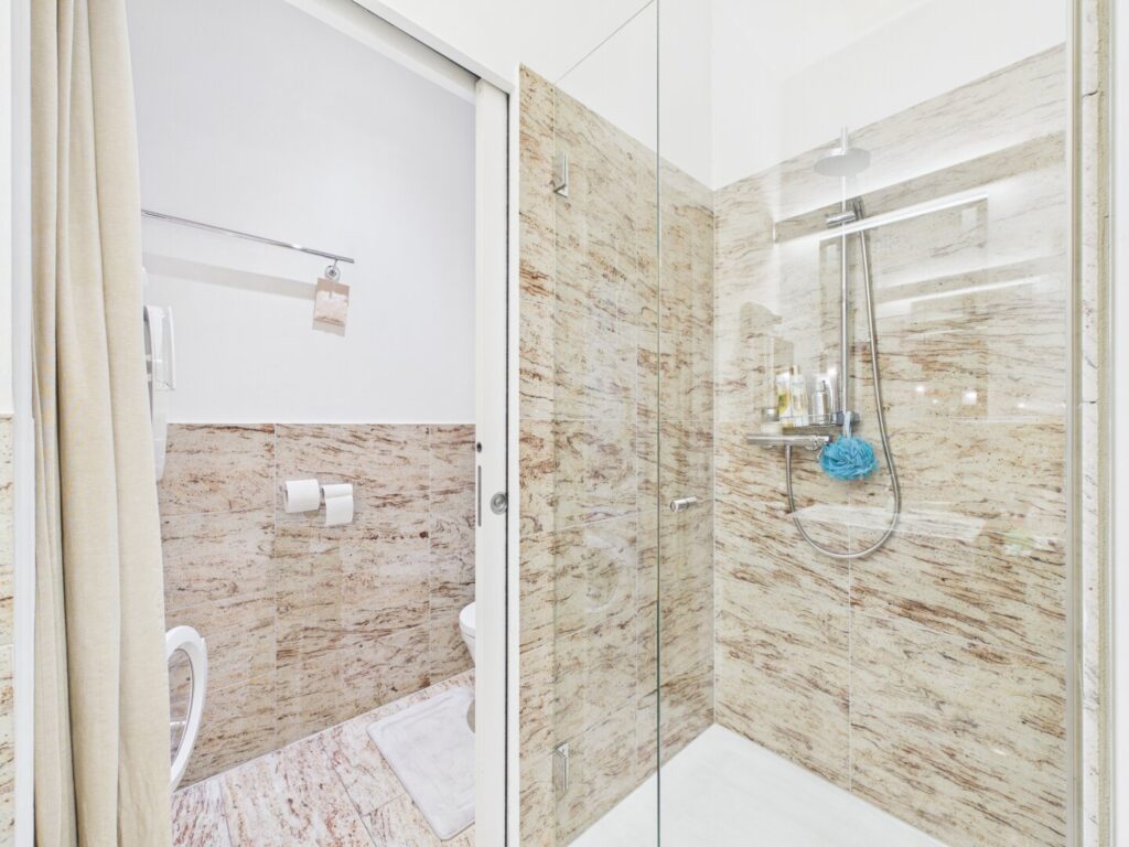 Badezimmer mit Waschküche